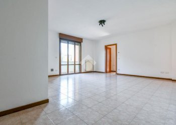 Three-room apartment Via della Chiesa, Poggio Renatico - photo 4