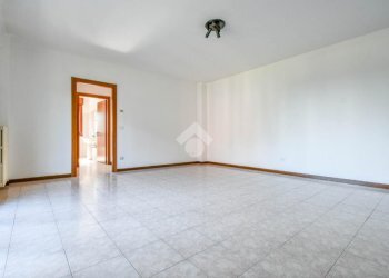 Three-room apartment Via della Chiesa, Poggio Renatico - photo 5