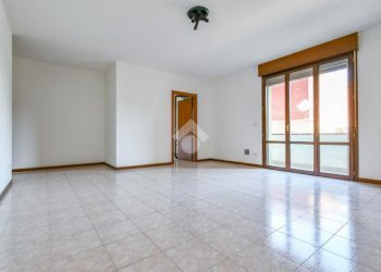 Three-room apartment Via della Chiesa, Poggio Renatico - photo 6