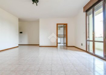 Three-room apartment Via della Chiesa, Poggio Renatico - photo 7