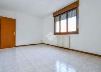 Three-room apartment Via della Chiesa, Poggio Renatico - photo 10