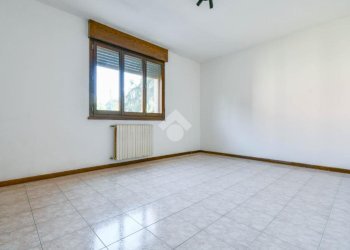 Three-room apartment Via della Chiesa, Poggio Renatico - photo 11