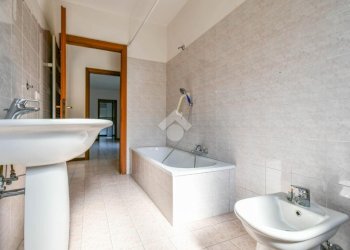 Three-room apartment Via della Chiesa, Poggio Renatico - photo 15