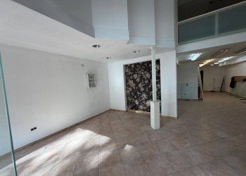 Foto 3 - Commercial Premises Via Amat
1, Cagliari - photo 3