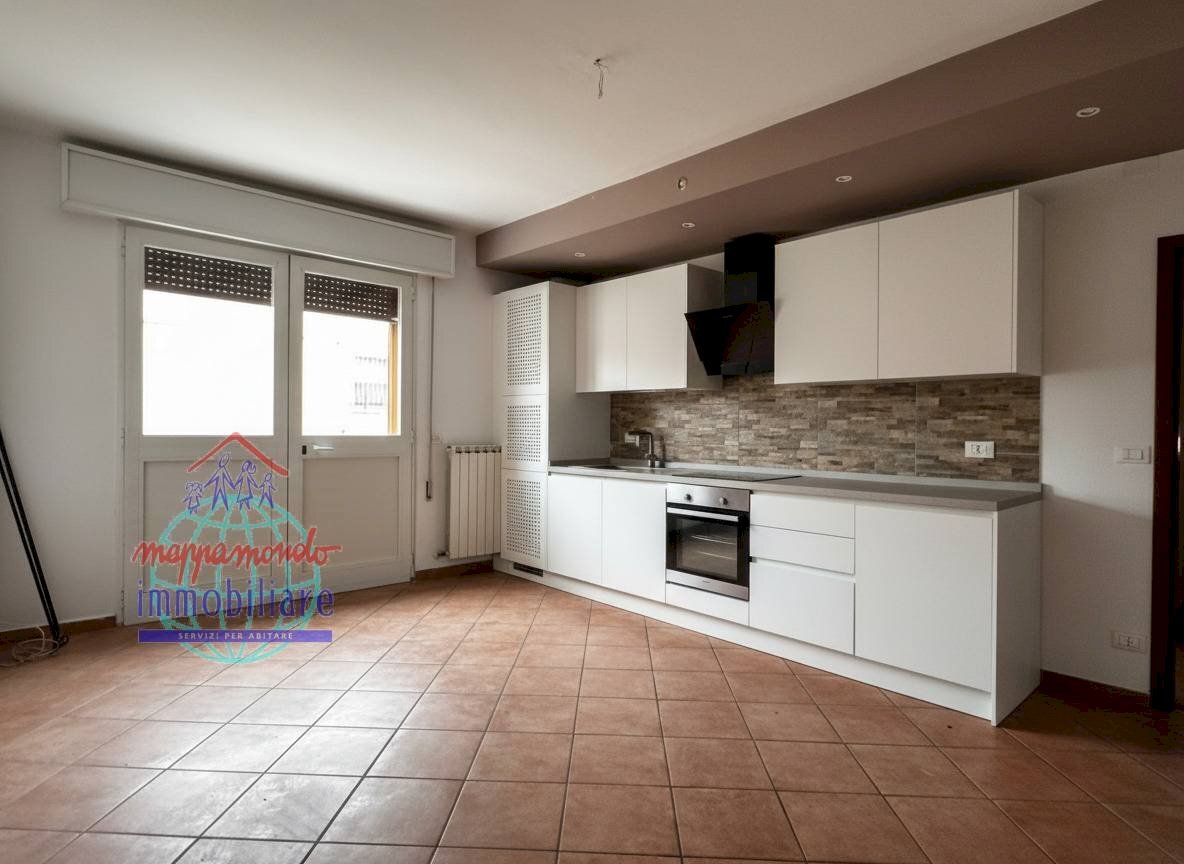 Foto 1 - Three-room apartment VIA SPALLANZANI
 
8, Cento - photo 1