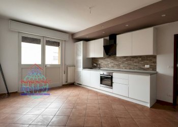 Foto 1 - Three-room apartment VIA SPALLANZANI
 
8, Cento - photo 1