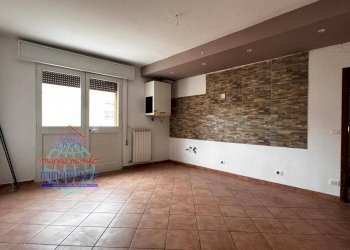 Foto 2 - Three-room apartment VIA SPALLANZANI
 
8, Cento - photo 2