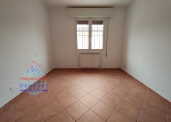 Foto 14 - Three-room apartment VIA SPALLANZANI
 
8, Cento - photo 14