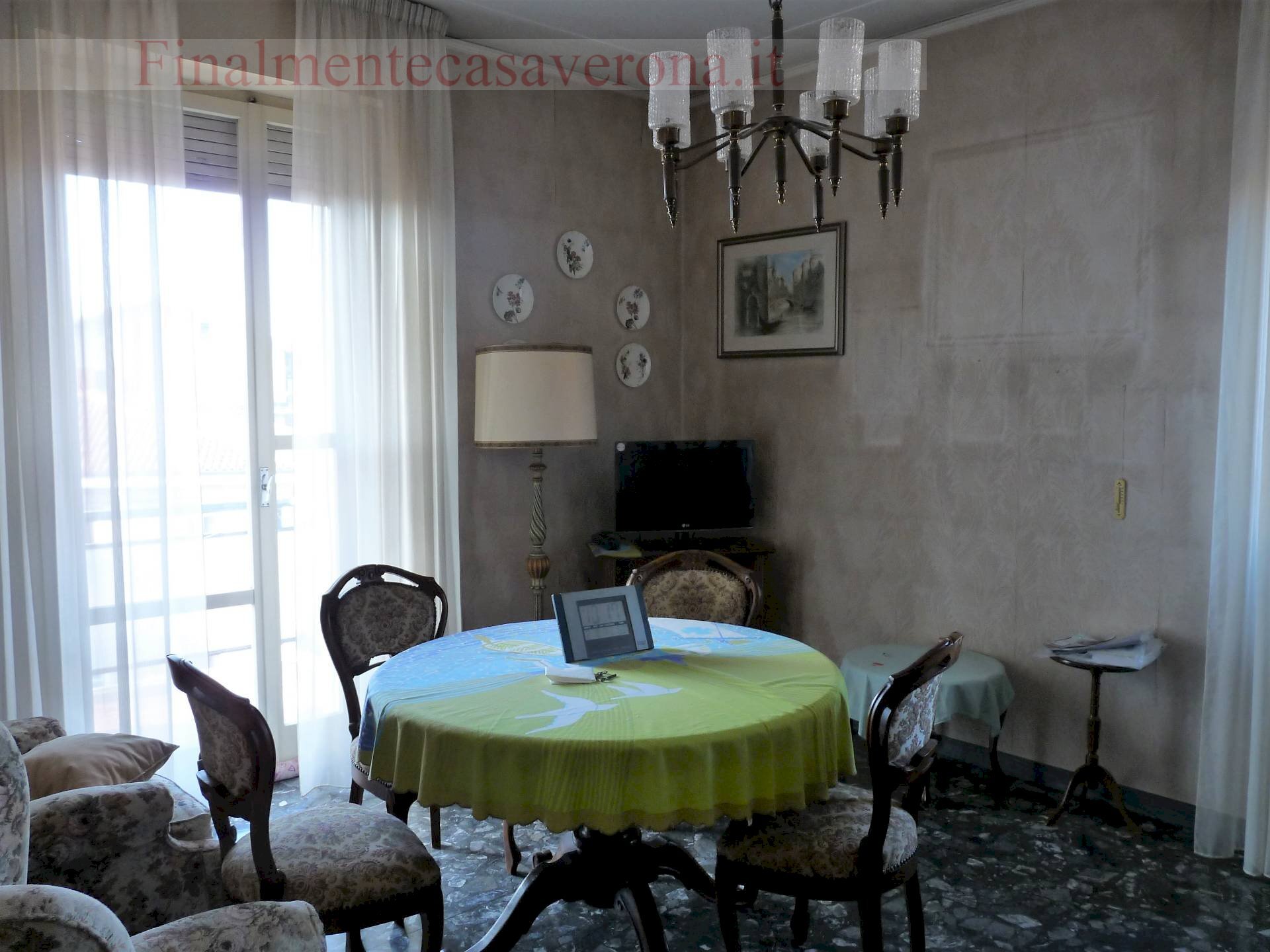 sala da pranzo - Four-room apartment Via Antonio Pigafetta
14, Verona - photo 3
