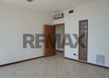 Stanza vuota - Ufficio Viale Lombardia
 
300, Brugherio - foto 21