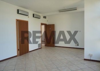 Stanza vuota - Ufficio Viale Lombardia
 
300, Brugherio - foto 36