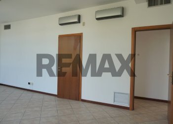 Stanza vuota - Ufficio Viale Lombardia
 
300, Brugherio - foto 37