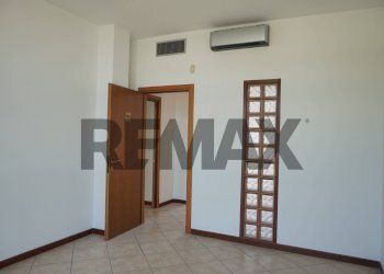 Stanza vuota - Ufficio Viale Lombardia
 
300, Brugherio - foto 43