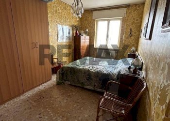 Camera / camera da letto - Four-room apartment via ugo foscolo
 
20, Erba - photo 4