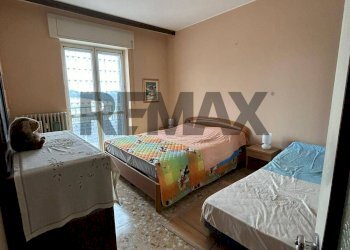 Camera / camera da letto - Four-room apartment via ugo foscolo
 
20, Erba - photo 11