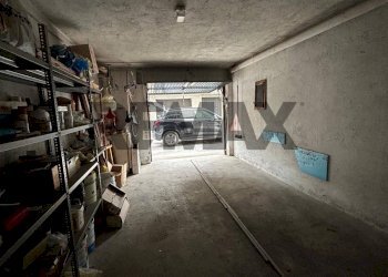 Parcheggio - Four-room apartment via ugo foscolo
 
20, Erba - photo 17