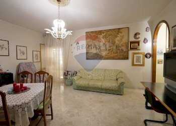 Sala da pranzo - Three-room apartment Via Enrico Toti
 
46, Valenzano - photo 3