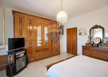 Camera / camera da letto - Three-room apartment Via Enrico Toti
 
46, Valenzano - photo 12
