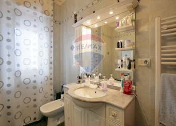 Bagno - Three-room apartment Via Enrico Toti
 
46, Valenzano - photo 14