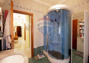 Bagno - Three-room apartment Via Enrico Toti
 
46, Valenzano - photo 15