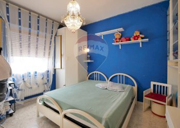 Camera / camera da letto - Three-room apartment Via Enrico Toti
 
46, Valenzano - photo 16