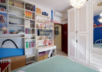 Camera / camera da letto - Three-room apartment Via Enrico Toti
 
46, Valenzano - photo 17