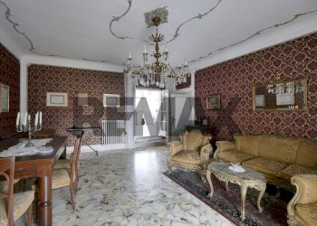 Sala da pranzo - Independent house Piazza Giuseppe Garibaldi
 
7-8-9, Bari - photo 8