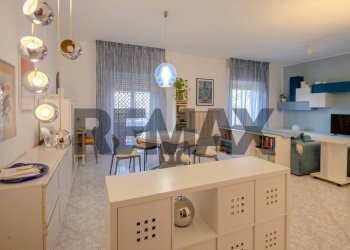 Sala da pranzo - Trilocale Via Raffaele Bovio
 
9, Bari - foto 9