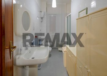 Bagno - Trilocale Via Raffaele Bovio
 
9, Bari - foto 11