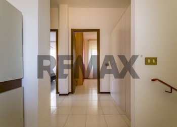 Hall / corridoio - Semi-detached house Via dei Greci Contrada Paterna
 
14, Terrasini - photo 22
