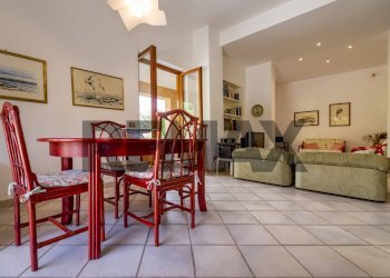 Sala da pranzo - Semi-detached house Via dei Greci Contrada Paterna
 
14, Terrasini - photo 36