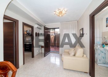 Soggiorno - Casa indipendente Via Mariani
 
64, Catania - foto 1