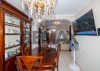 Sala da pranzo - Casa indipendente Via Mariani
 
64, Catania - foto 3
