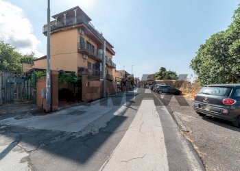 Edificio all\'aperto - Casa indipendente Via Mariani
 
64, Catania - foto 20