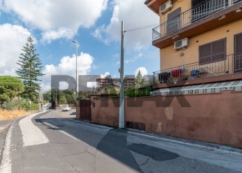 Edificio all\'aperto - Casa indipendente Via Mariani
 
64, Catania - foto 23