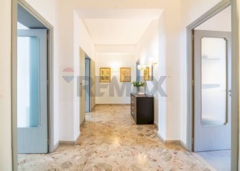 Hall / corridoio - Appartamento Via Gabriele D'annunzio
 
220, Catania - foto 4