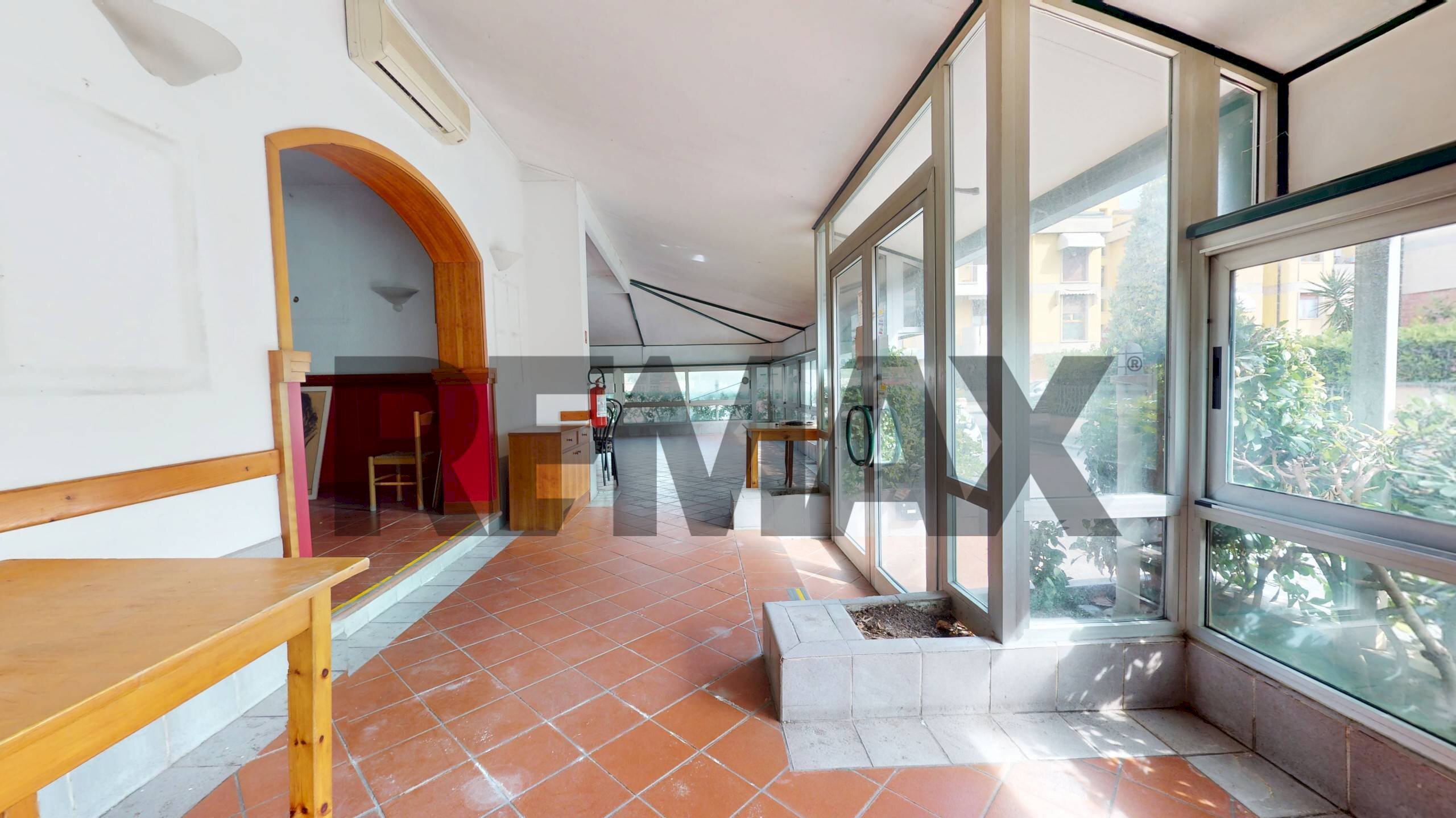 Hall / corridoio - Commercial Premises Via Degli Ontani
 
54, Viareggio - photo 1