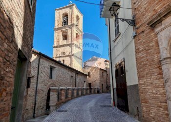 Edificio all\'aperto - Independent house VIA MARGHERITA
 
51, Castignano - photo 1