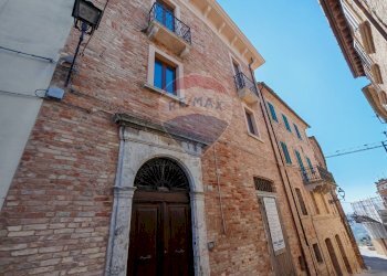 Edificio all\'aperto - Independent house VIA MARGHERITA
 
51, Castignano - photo 4
