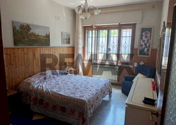 Camera / camera da letto - Villa VOCABOLO COLLE
 
12, Nocera Umbra - foto 74