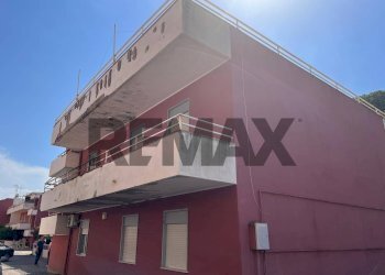 Edificio all\'aperto - Apartment via nazionale santa margherita
 
176, Messina - photo 3