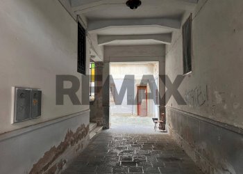 Hall / corridoio - Apartment via manzoni
 
10, Messina - photo 2