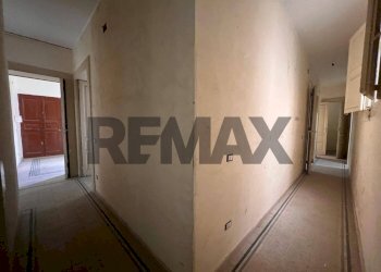 Hall / corridoio - Apartment via manzoni
 
10, Messina - photo 14