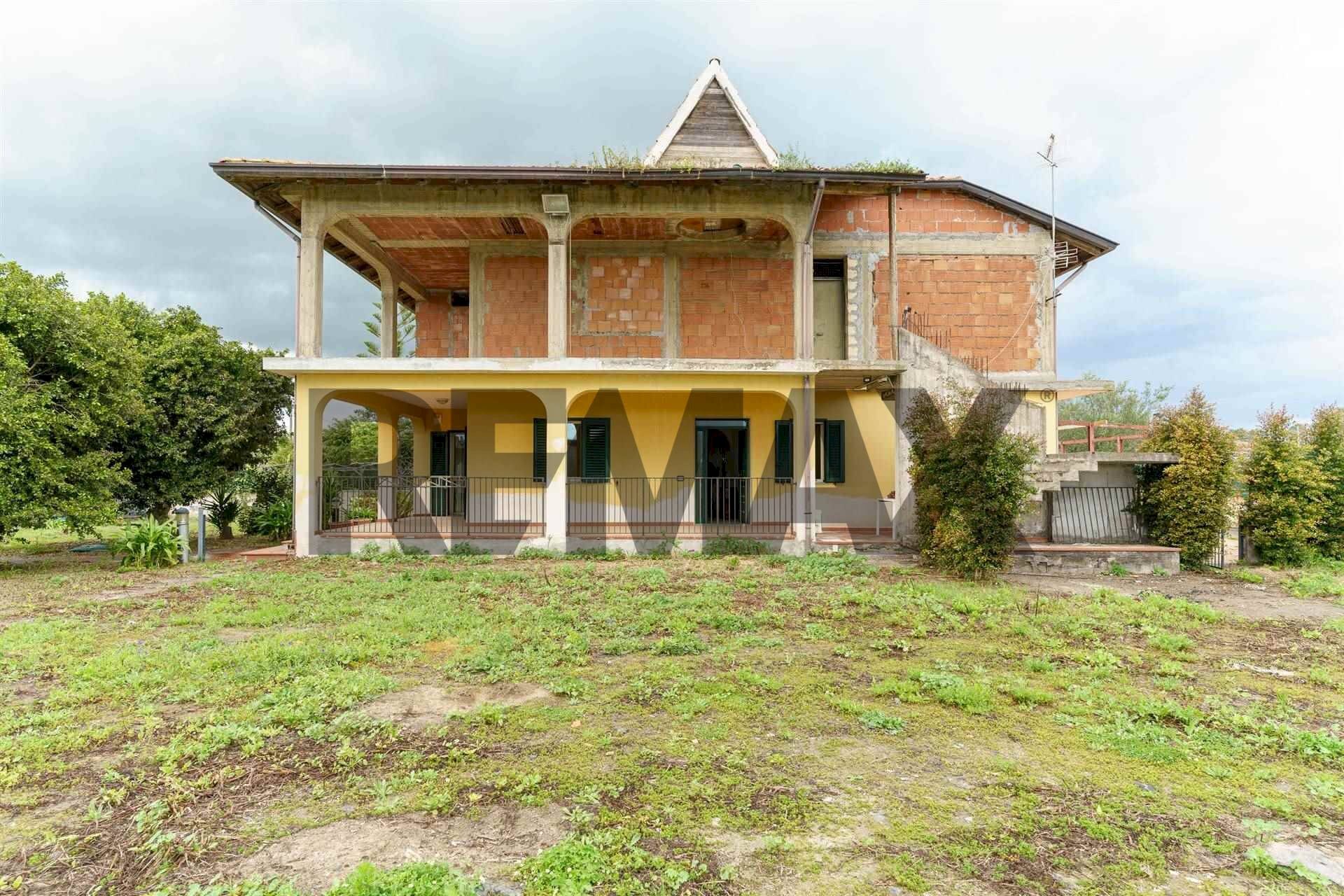 Casa all\'aperto - Casa semi indipendente via Dell'Anice contrada Vaccarizzo
 
snc, Catania - foto 1