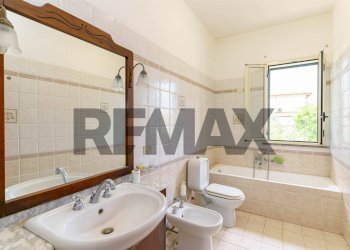 Bagno - Semi-detached house via Dell'Anice contrada Vaccarizzo
 
snc, Catania - photo 27