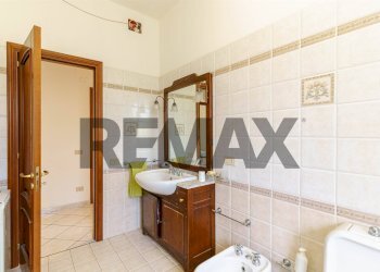 Bagno - Semi-detached house via Dell'Anice contrada Vaccarizzo
 
snc, Catania - photo 28