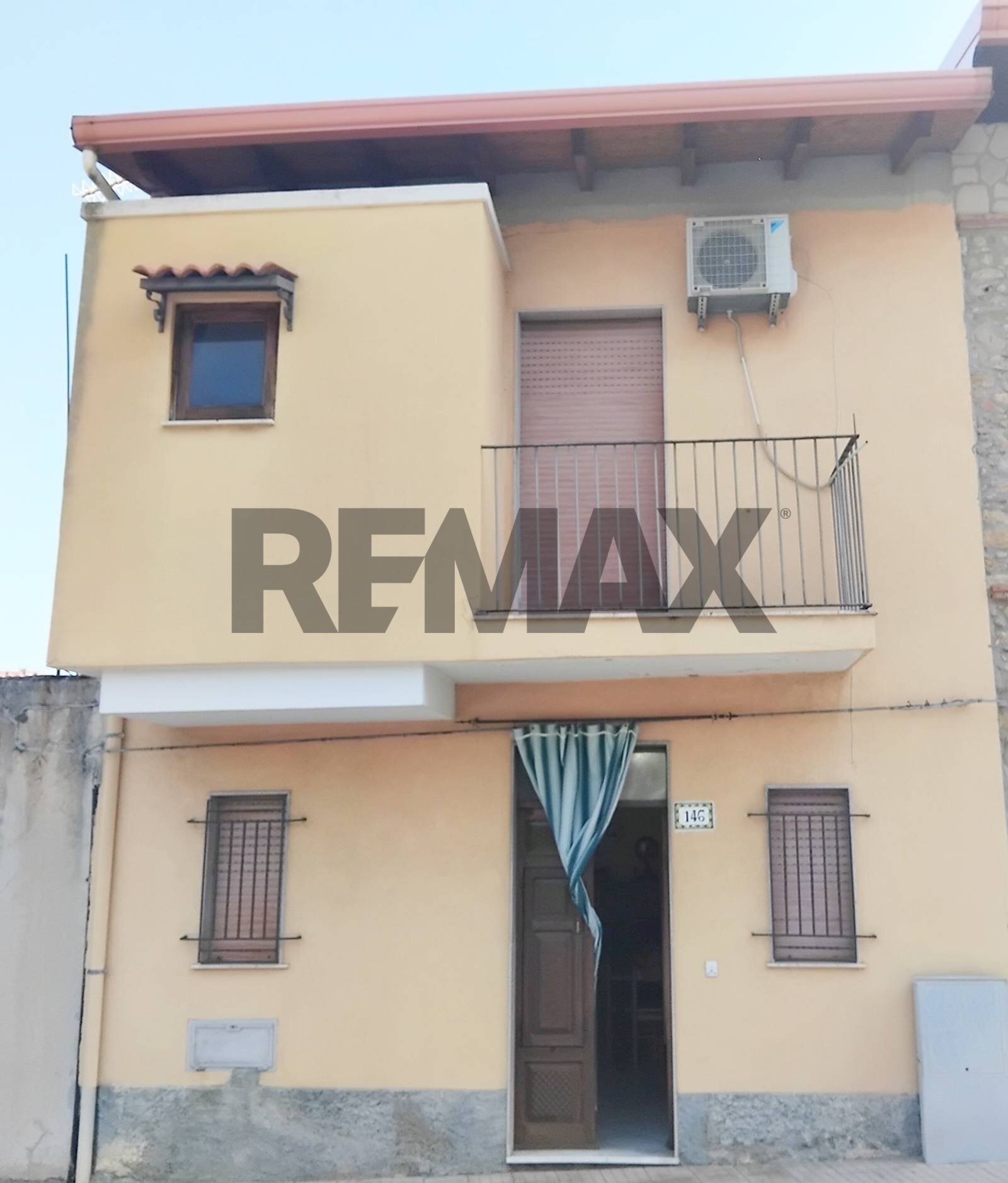 Casa all\'aperto - Semi-detached house carlo alberto della chiesa
 
103, Librizzi - photo 1