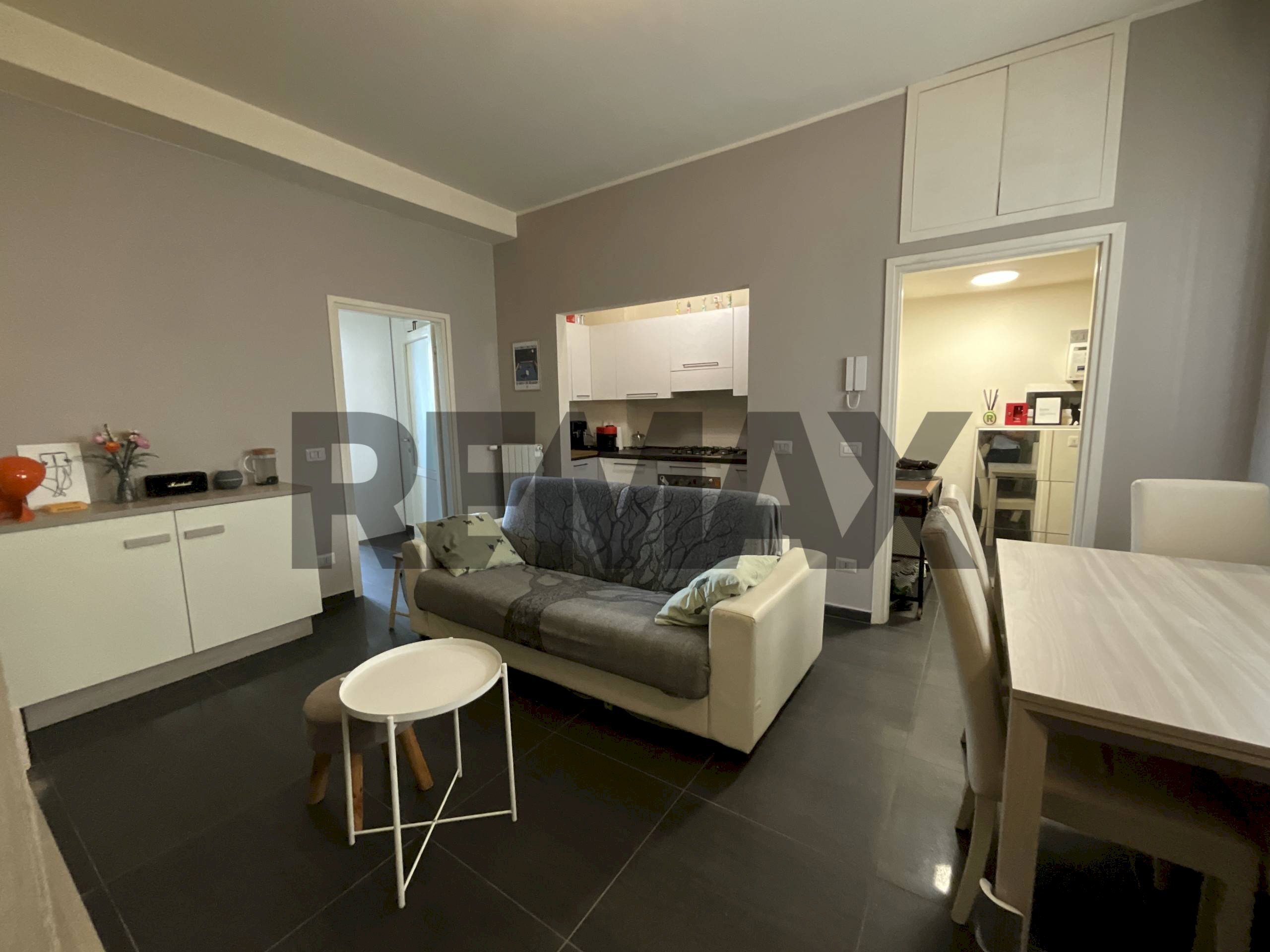 Sala da pranzo - Two-room apartment Via B. Oriani
42, Milano - photo 2