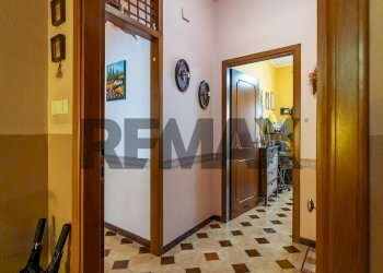 Hall / corridoio - Apartment VIA PAOLO MOTTA
 
2, Priolo Gargallo - photo 3