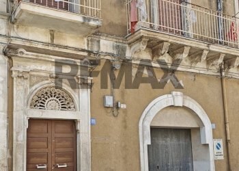 Edificio all\'aperto - Casa semi indipendente via Magenta
 
21, Pachino - foto 2
